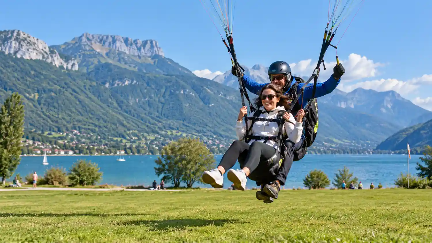parapente atterrissage lac annecy
