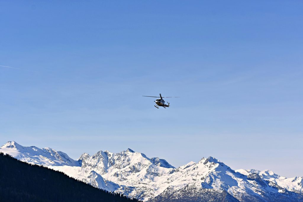 vol hélicoptère en montagne