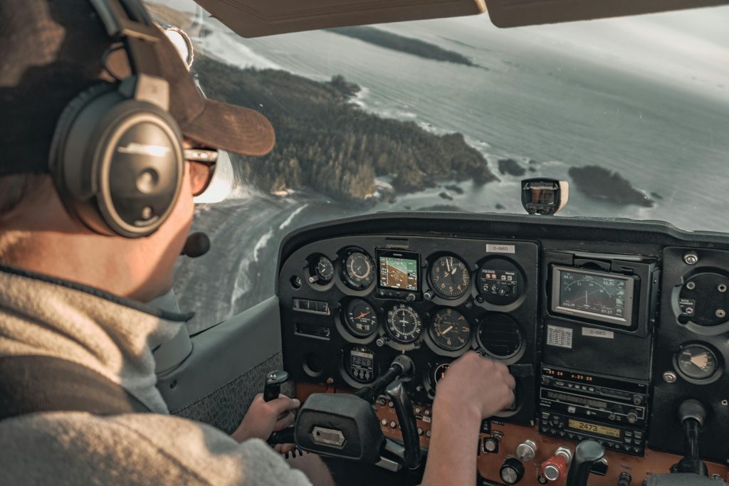 Pilote avion cockpit