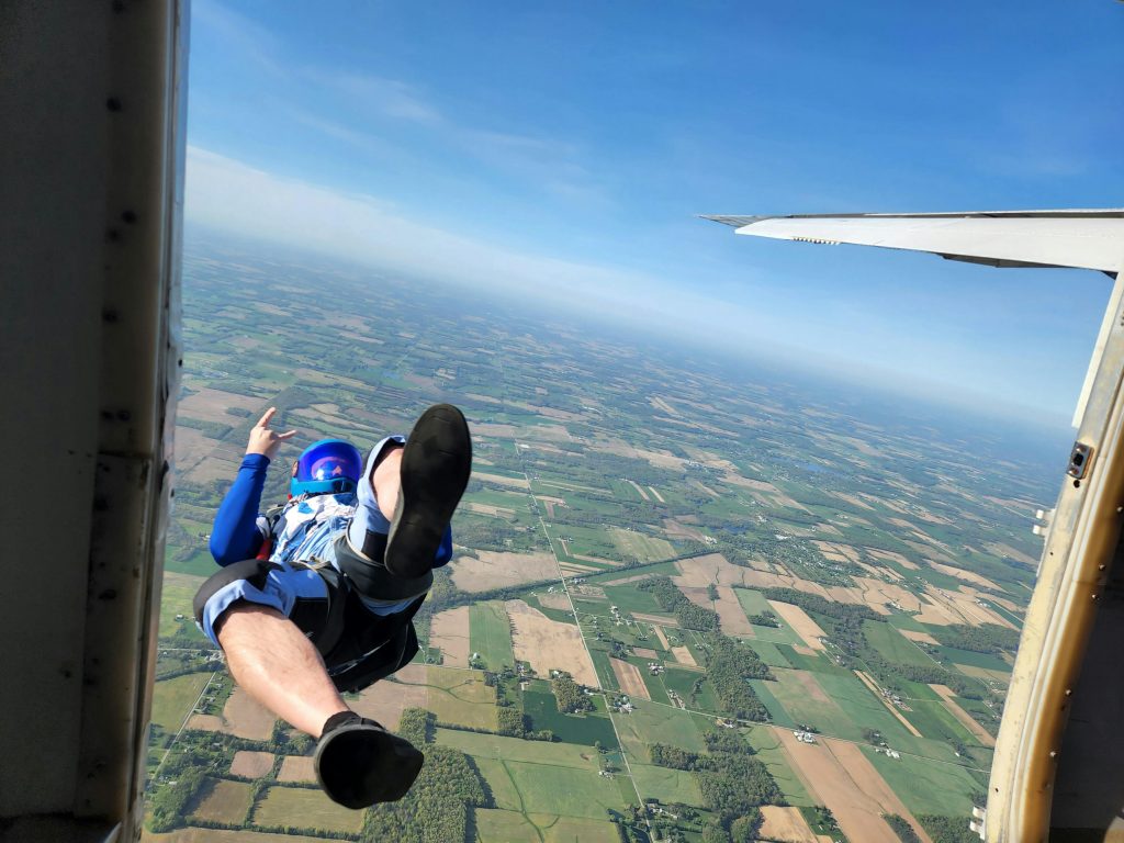 Sortie d'avion parachute